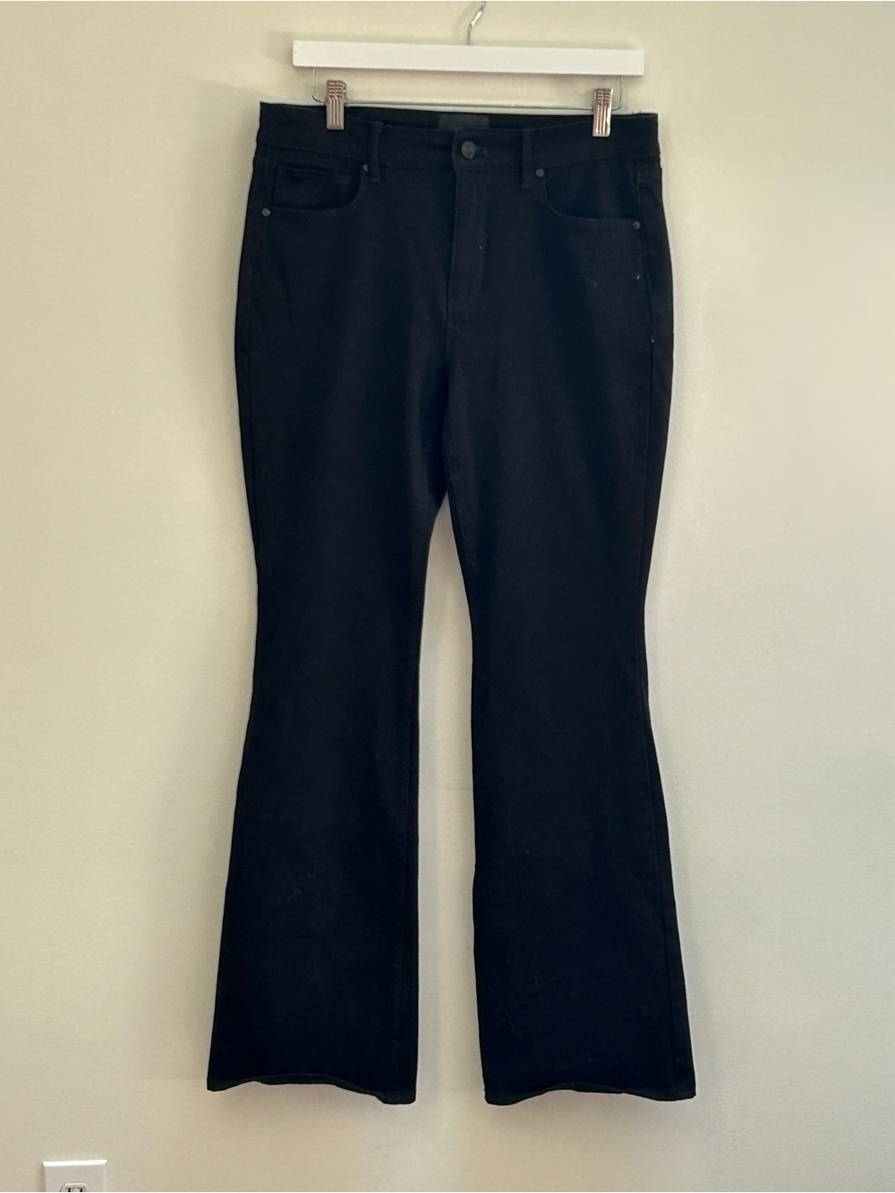 WHITE HOUSE BLACK MARKET High-Rise Skinny Flare Sculpt Stretch Black Jeans 10